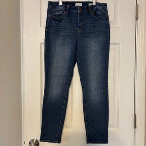 Jessica Simpon Jordan style mid rise rolled cuff size 31